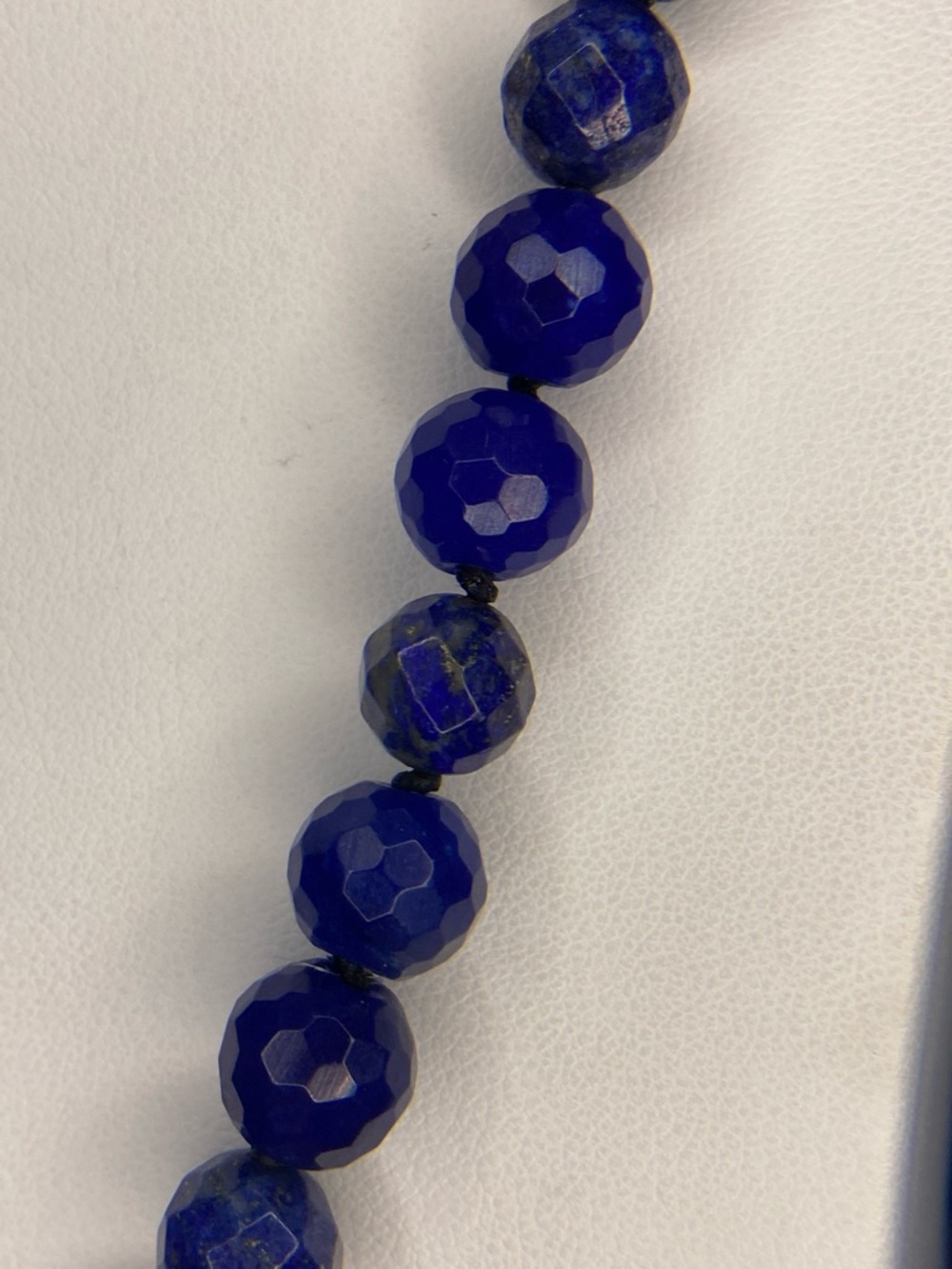 Facetd Lapis Lazuli 10 mm hand knotted 22 inch necklace Aprilsplace - Picture 5 of 9